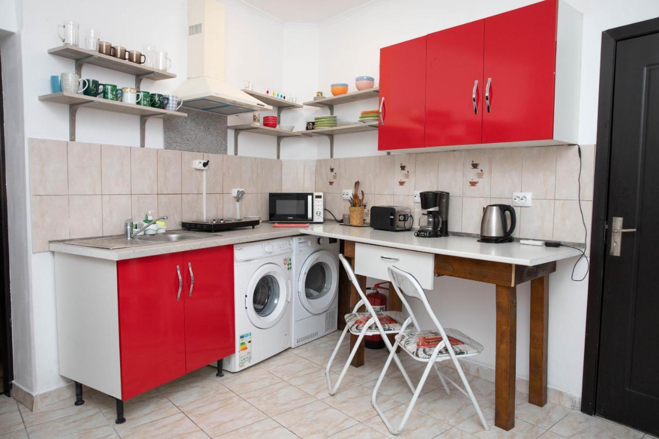 Cosy Apartment In City Centre Oradea Eksteriør billede