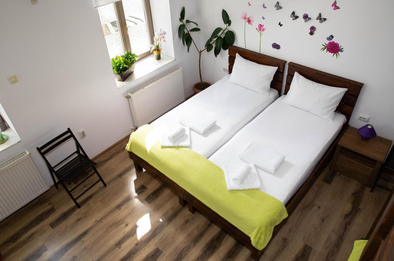 Cosy Apartment In City Centre Oradea Eksteriør billede