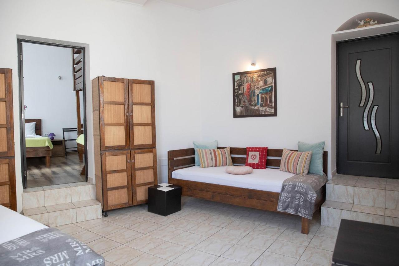 Cosy Apartment In City Centre Oradea Eksteriør billede