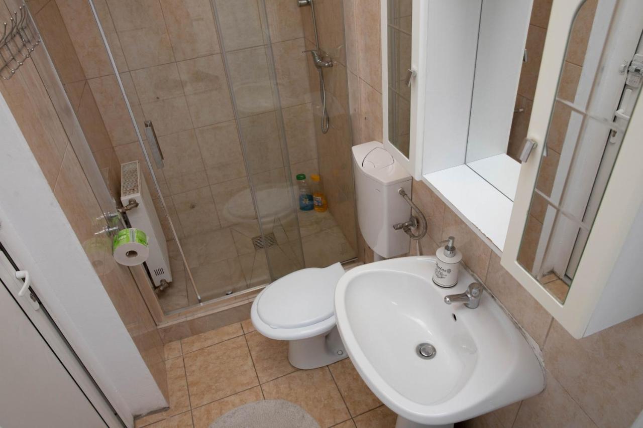 Cosy Apartment In City Centre Oradea Eksteriør billede